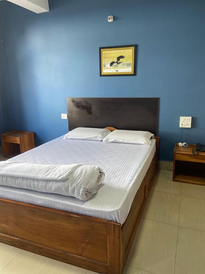 Chief Guest House Āīzawl Extérieur photo