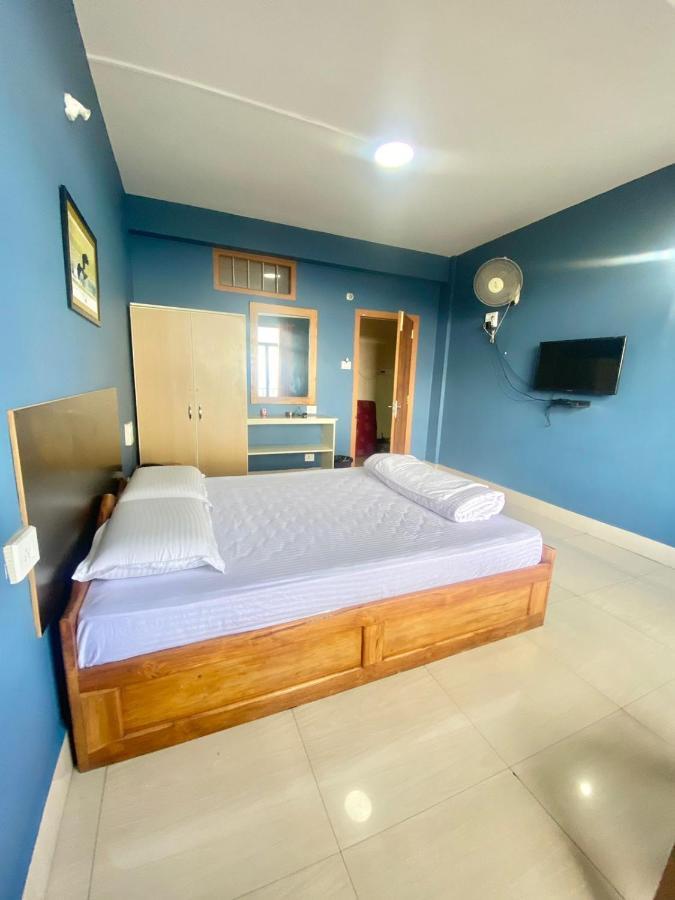 Chief Guest House Āīzawl Extérieur photo