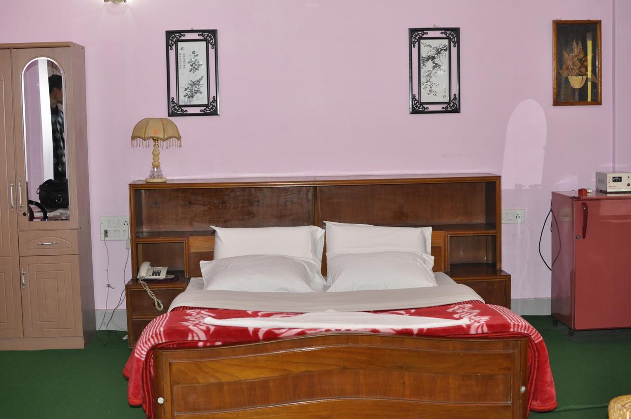Chief Guest House Āīzawl Extérieur photo