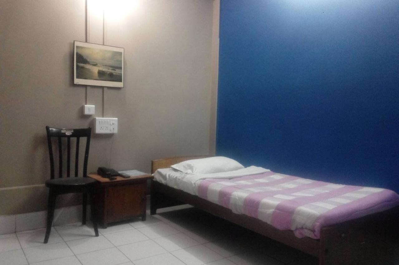 Chief Guest House Āīzawl Extérieur photo