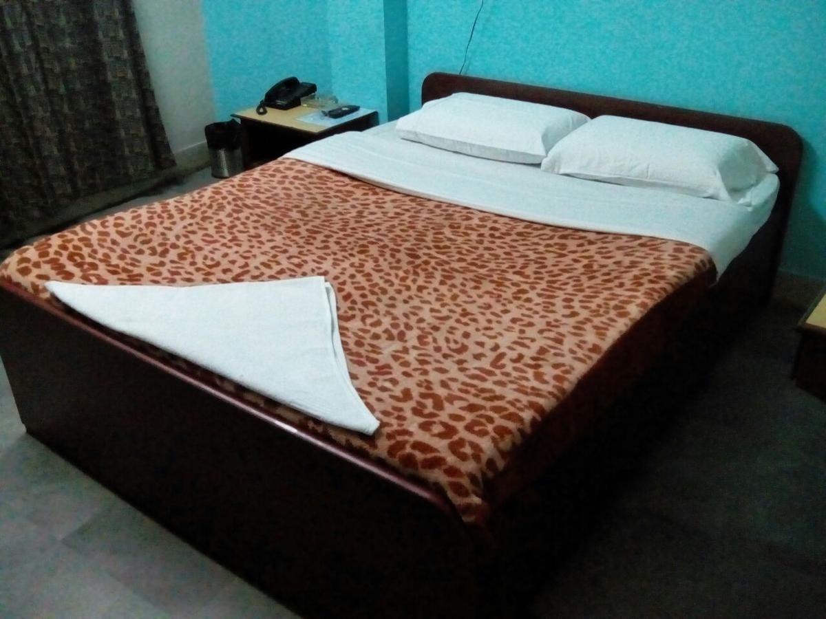 Chief Guest House Āīzawl Extérieur photo